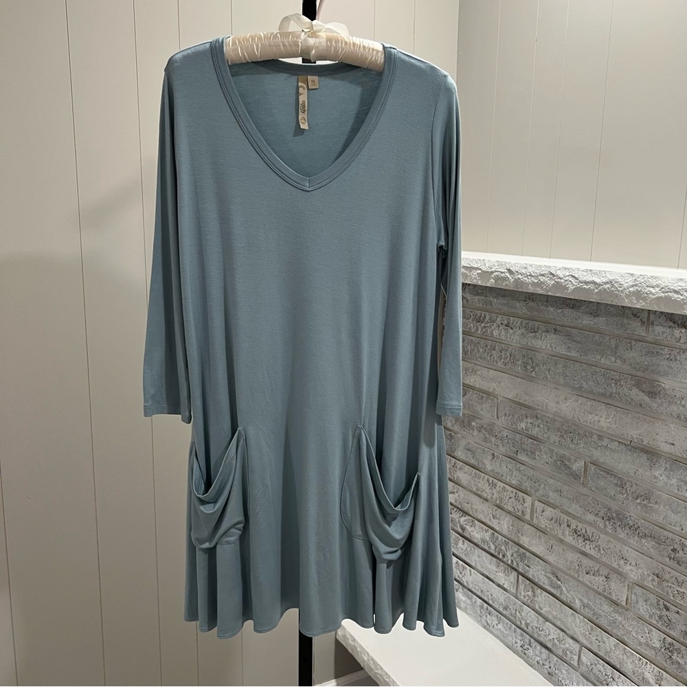 Comfy USA Light Blue Soft Modal V-Neck Draping Front Pocket Tunic Top M